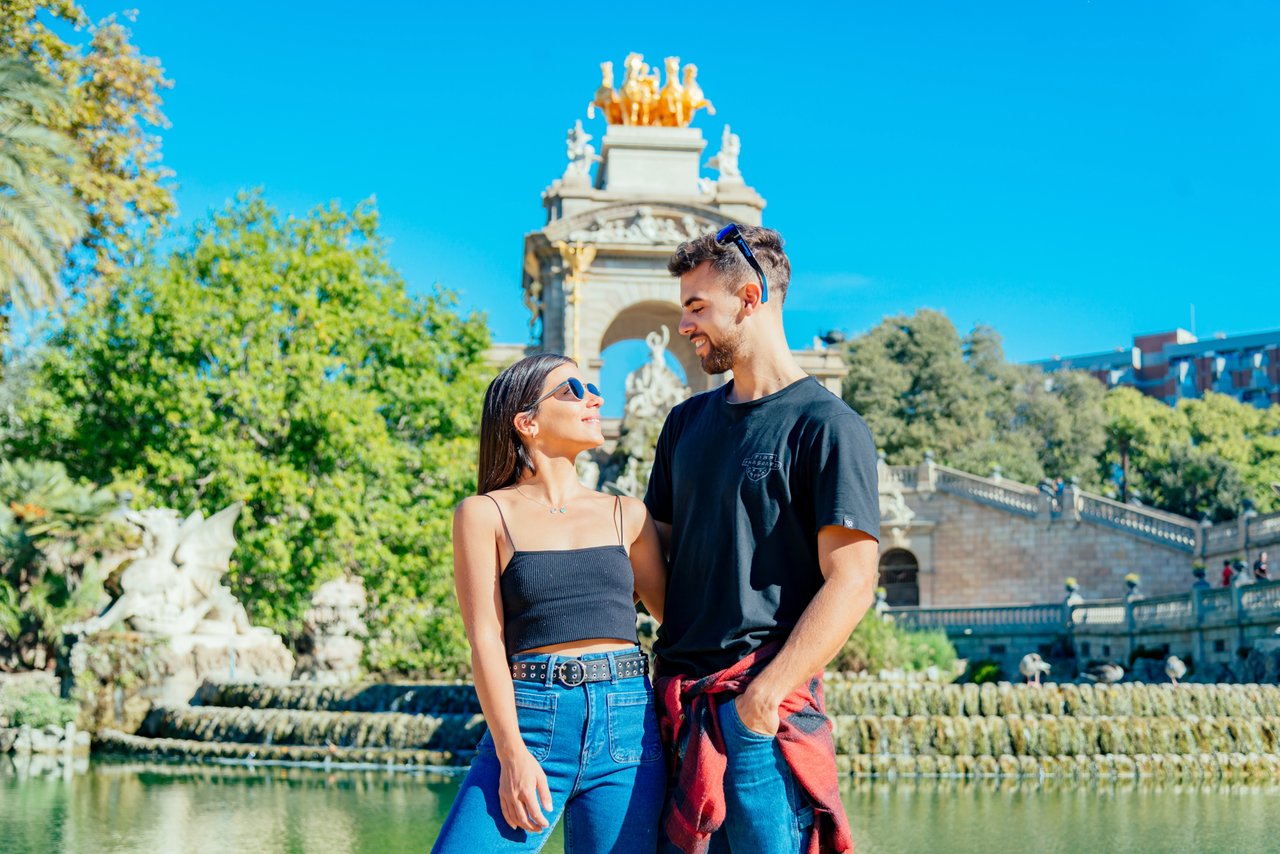 Professional photoshoot at Arc de Triomf
