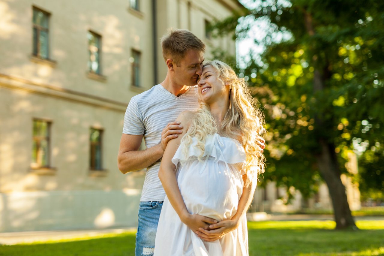 Professional maternity photoshoot in Rome