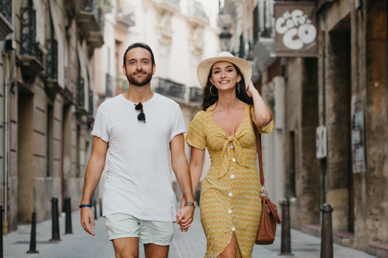 Private photo tour of Ciutat Vella