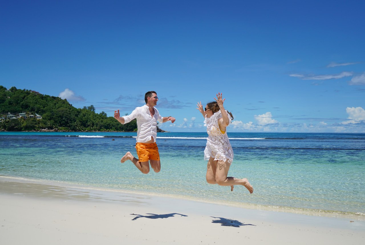 Romantic photoshoot at Anse Lazio, Seychelles — photo 1