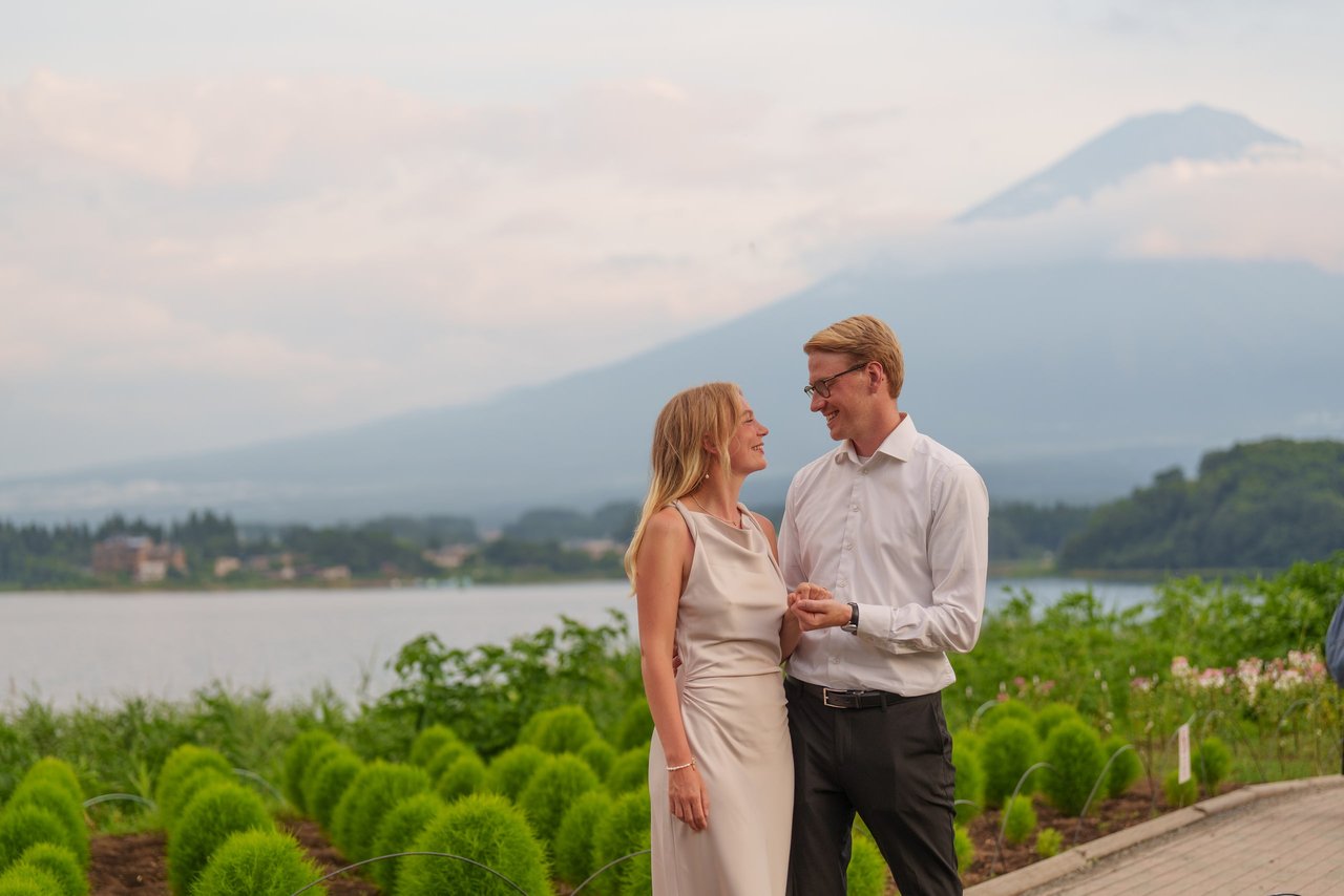 Photoshoot at Kawaguchiko Tenjozan park with Mount Fuji view — photo 1