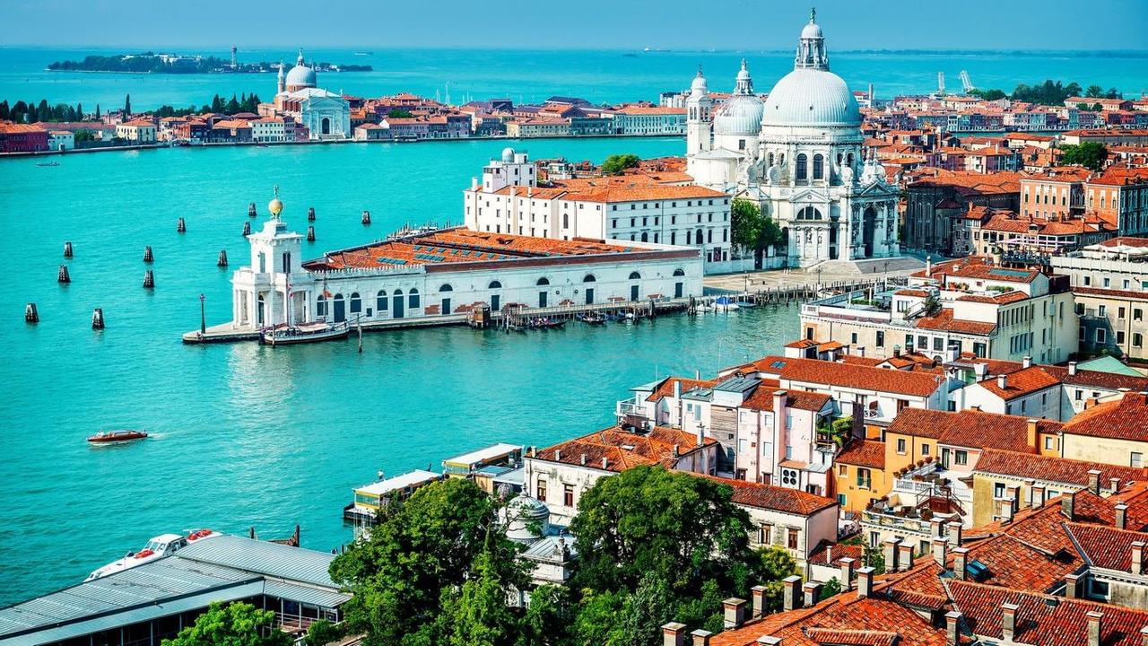 Photoshoot in Venice, Italy — professional photography location