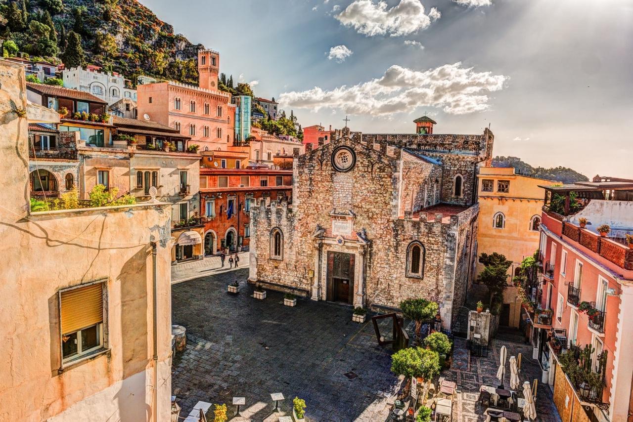 Photoshoot in Taormina, Italy — professional photography location