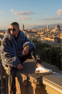 photoshoot at The leaning tower of Pisa