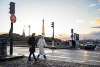 Family photoshoot around Eiffel tower