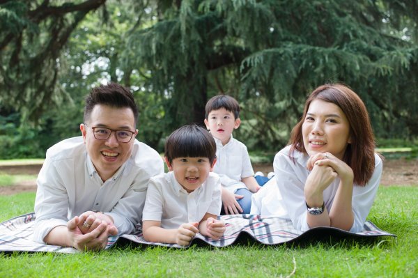 Tokyo family photoshoot, photo by Laurence Bouchard