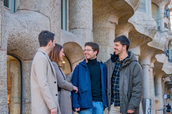 Professional photoshoot in front of Casa Batlló & La Pedrera photo 3