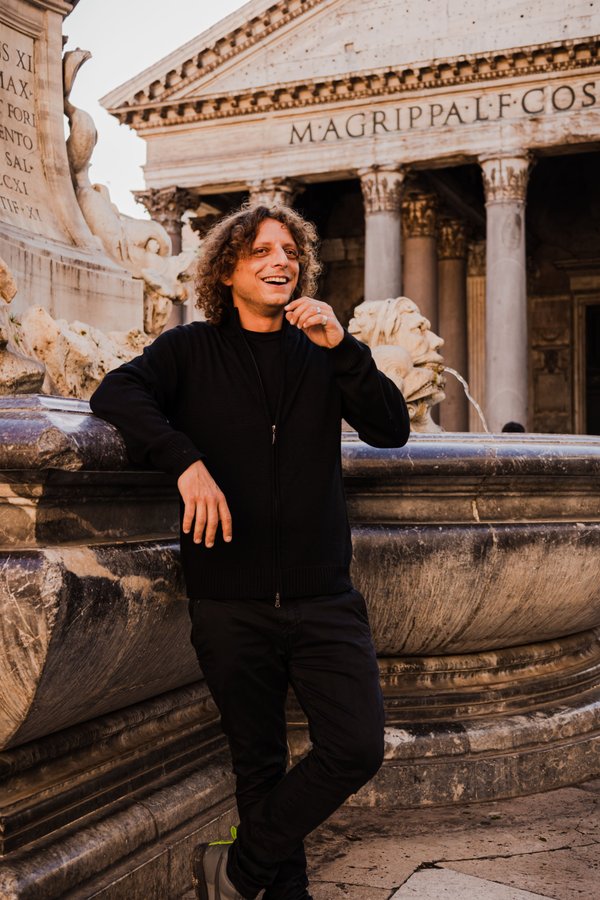 Professional photoshoot outside the Pantheon photo 3