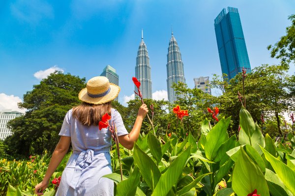 Professional photoshoot at Petronas Twin Towers photo 3