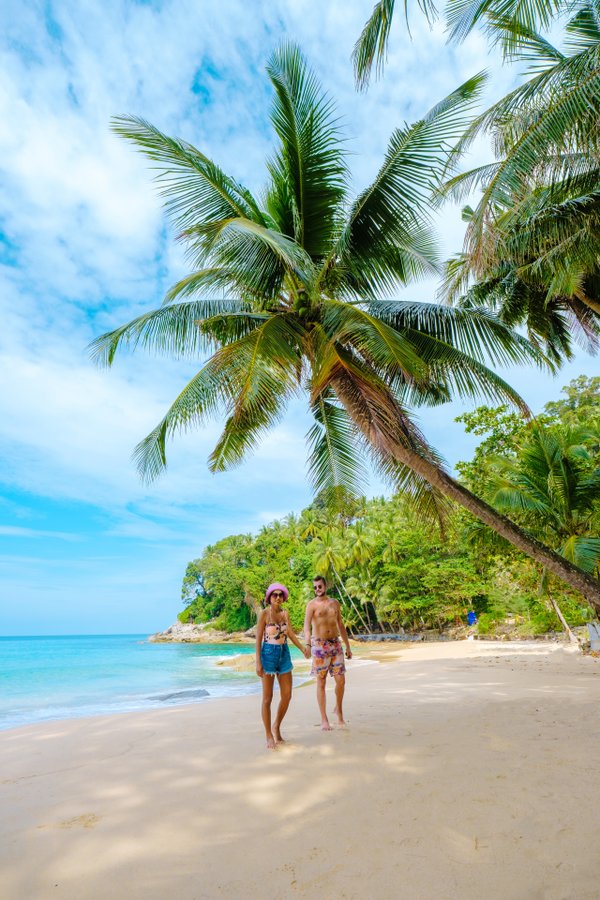 Romantic photoshoot at Surin Beach photo 3