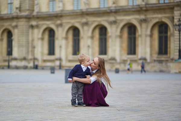 Professional outdoor baby photoshoot in Paris photo 3