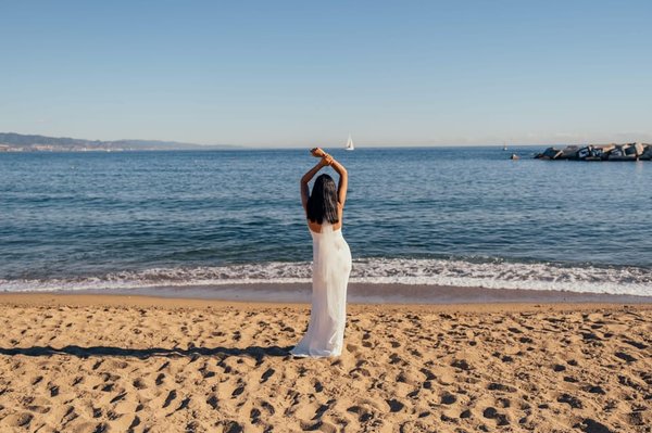 Professional photoshoot at La Barceloneta beach photo 3