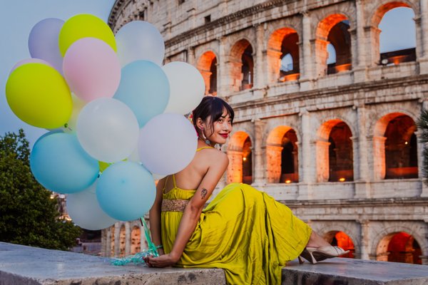 Professional photoshoot with balloons photo 3