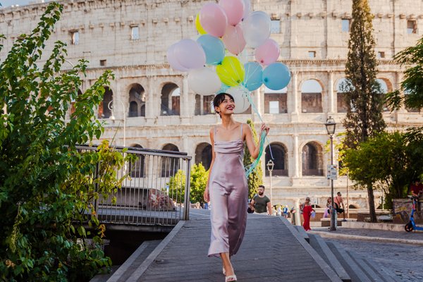 Professional photoshoot with balloons photo 2