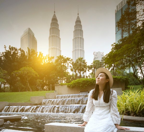 Professional photoshoot at Petronas Twin Towers photo 2