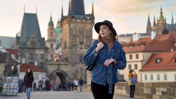 Professional photoshoot at Charles Bridge photo 4