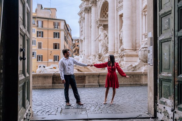 Professional photoshoot at the Trevi Fountain photo 2