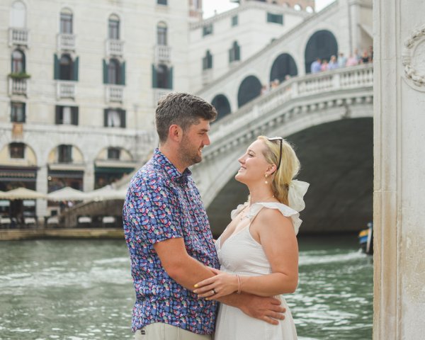 Professional photoshoot at the Rialto Bridge in Venice — photo 1