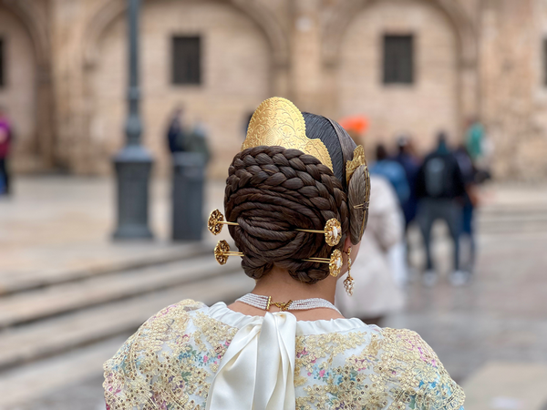 Professional Fallas Photoshoot at Torres de Serranos in Valencia photo 4