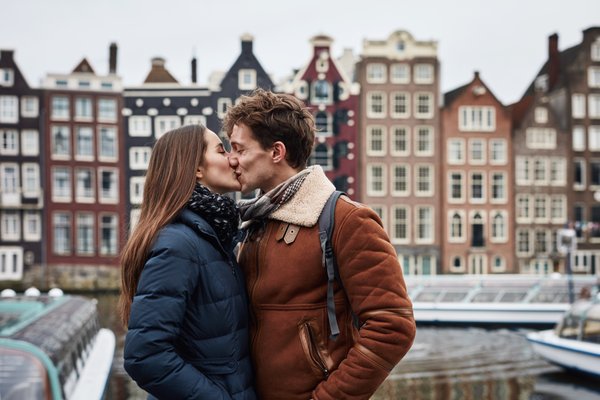 Romantic Couples Photoshoot in Amsterdam (Premium) photo 3