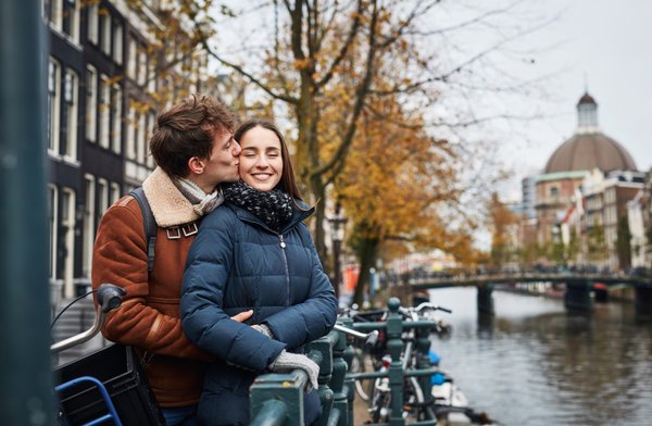 Romantic Couples Photoshoot in Amsterdam (Premium) photo 2