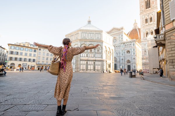 Professional photoshoot outside the Duomo photo 3