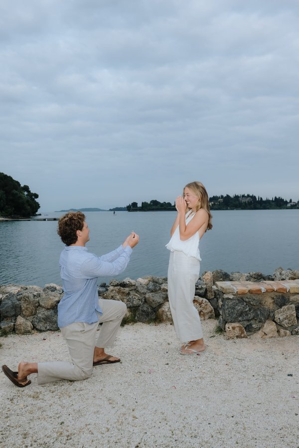 Romantic photoshoot at Kanoni Viewpoint, Corfu — photo 4