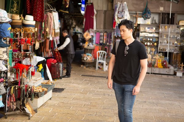 Romantic photoshoot at Old City Alleys, Jerusalem — photo 4