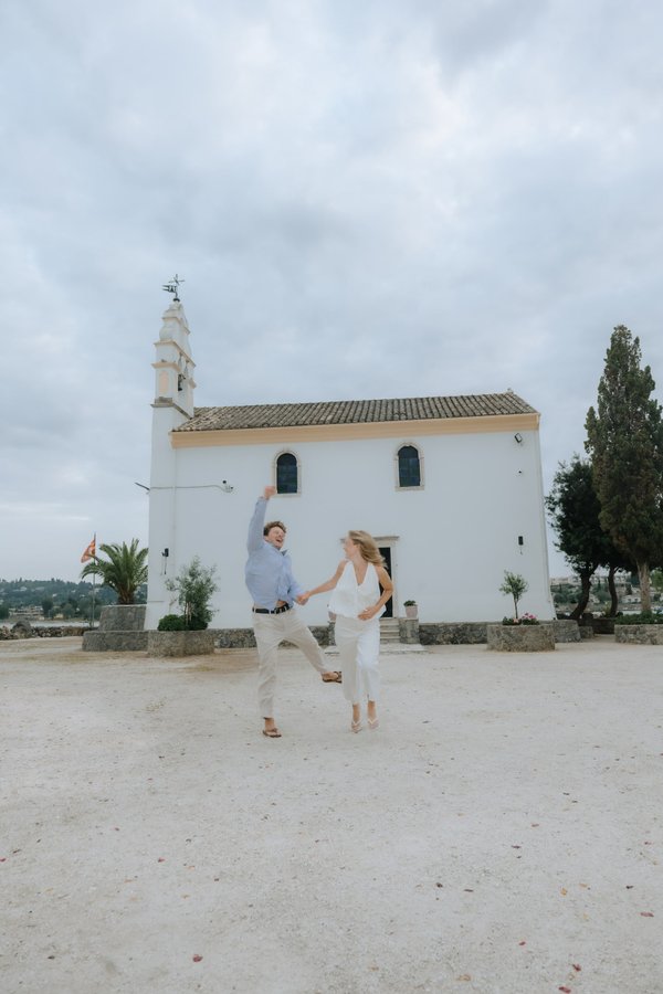 Romantic photoshoot at Kanoni Viewpoint, Corfu — photo 3