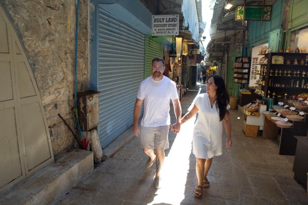 Romantic photoshoot at Old City Alleys, Jerusalem — photo 2