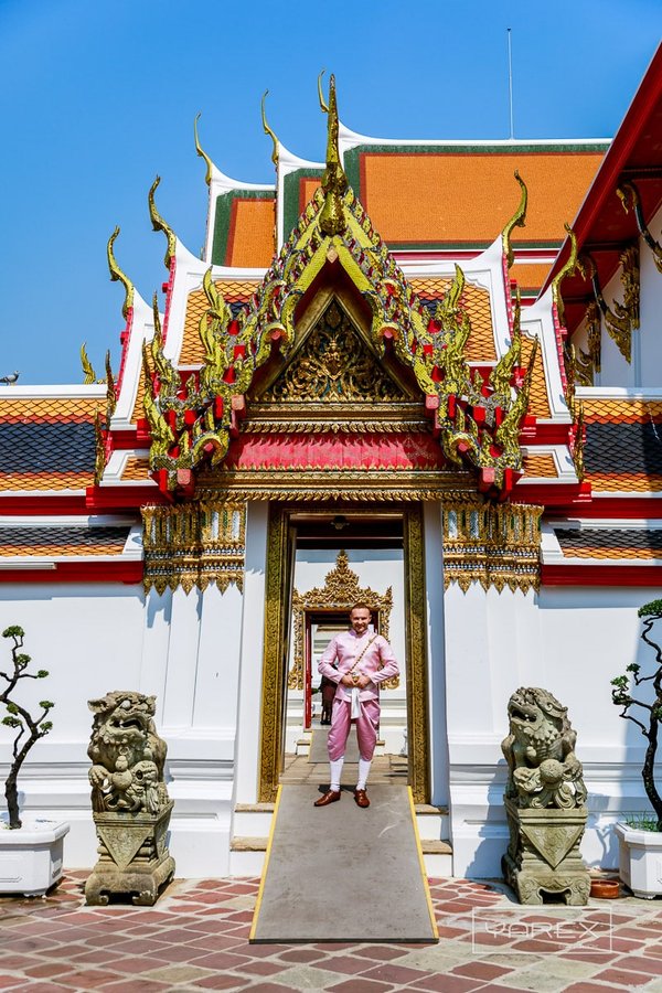 Photoshoot at Wat Pho Reclining Buddha, Bangkok — photo 5
