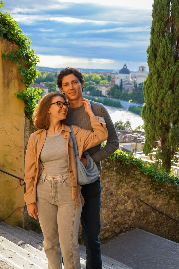 Romantic photoshoot at Ponte Pietra, Verona — photo 3