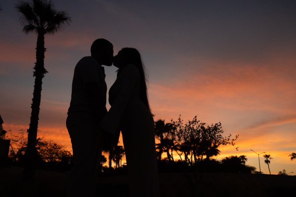 Romantic photoshoot at Medano Beach, Cabo San Lucas — photo 4