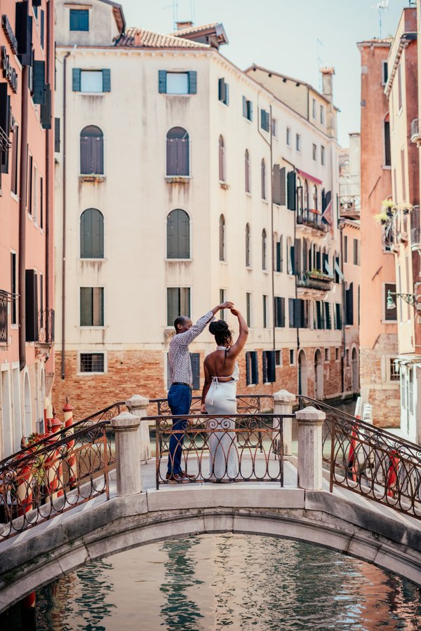 Romantic photoshoot in Venice — photo 3