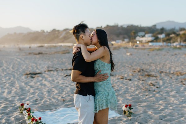 Romantic photoshoot at El Matador State Beach, Los Angeles — photo 4
