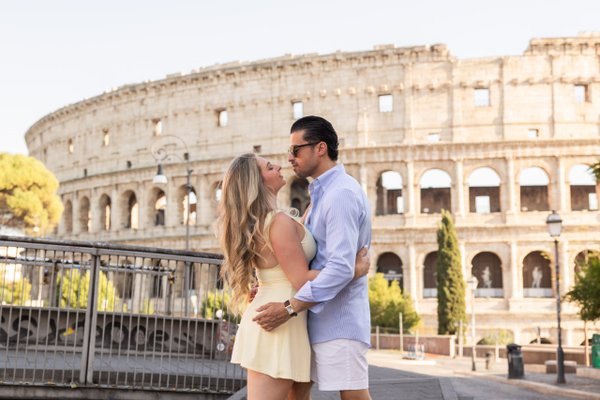 Professional photoshoot at the Colosseum in Rome — photo 1