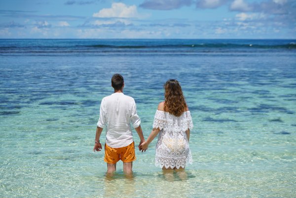 Romantic photoshoot at Anse Lazio, Seychelles — photo 3