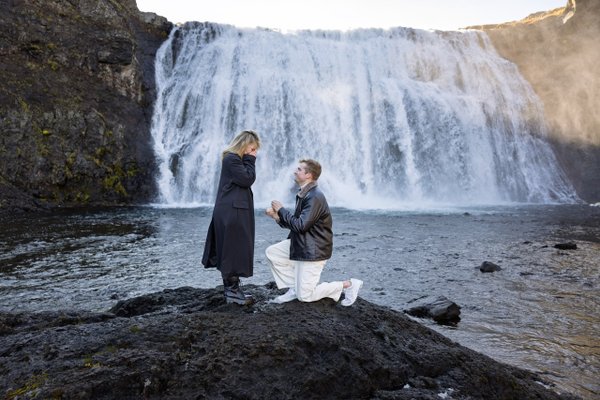 Romantic photoshoot at Helgufoss Waterfall, Reykjavík — photo 5