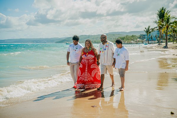 Photoshoot at Ocho Rios Bay Beach — photo 4