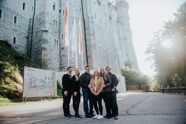 Photoshoot at Hohenschwangau Castle courtyard gate, Neuschwanstein Castle — photo 3