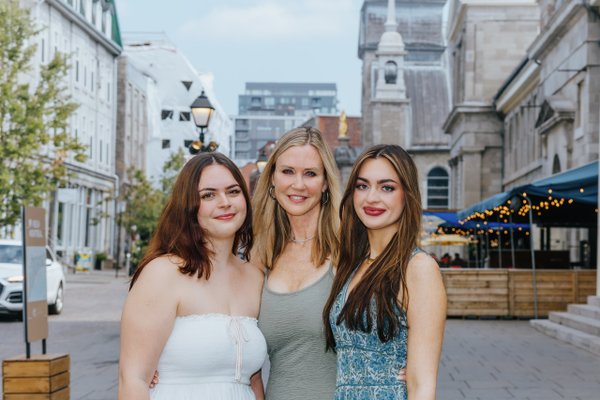 Photoshoot at Rue Saint-Paul, Old Montréal — photo 5
