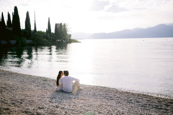 Romantic photoshoot at Lake Garda — photo 1