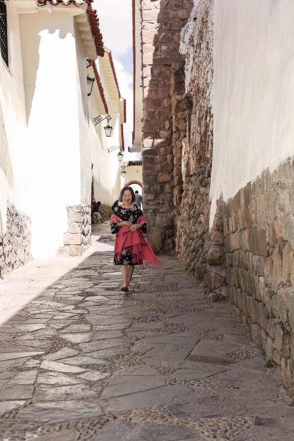Photoshoot at Plaza de Armas, Cusco — photo 3