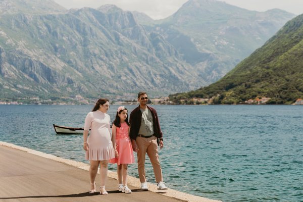 Photoshoot at Kotor waterfront promenade and marina — photo 2