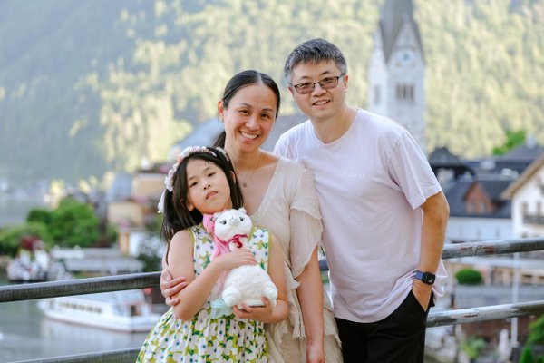 Photoshoot at Classic Postcard Viewpoint, Hallstatt — photo 5