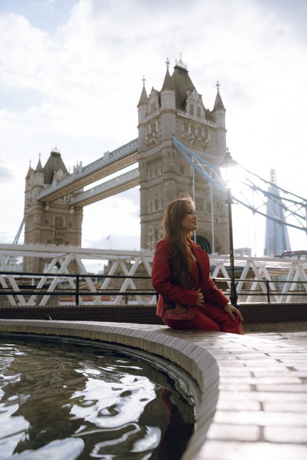 Professional photoshoot at Tower Bridge in London — photo 1