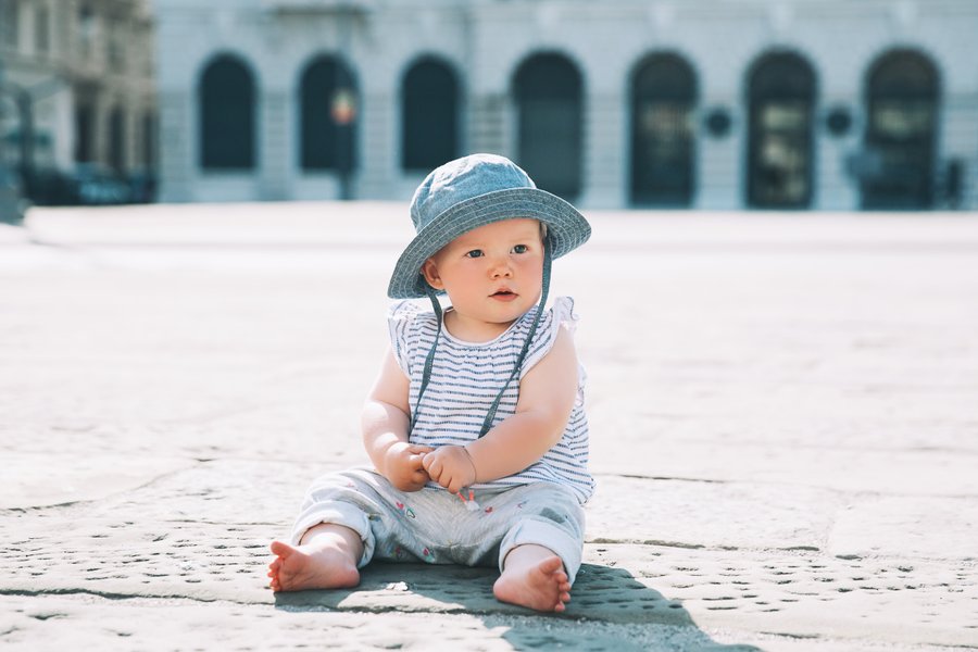 Professional outdoor baby photoshoot in Rome photo 1