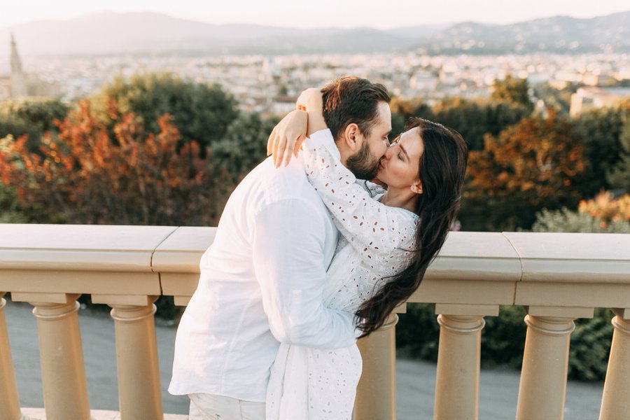 Romantic Couples Photoshoot in Rome — Spanish Steps (Premium) photo 5