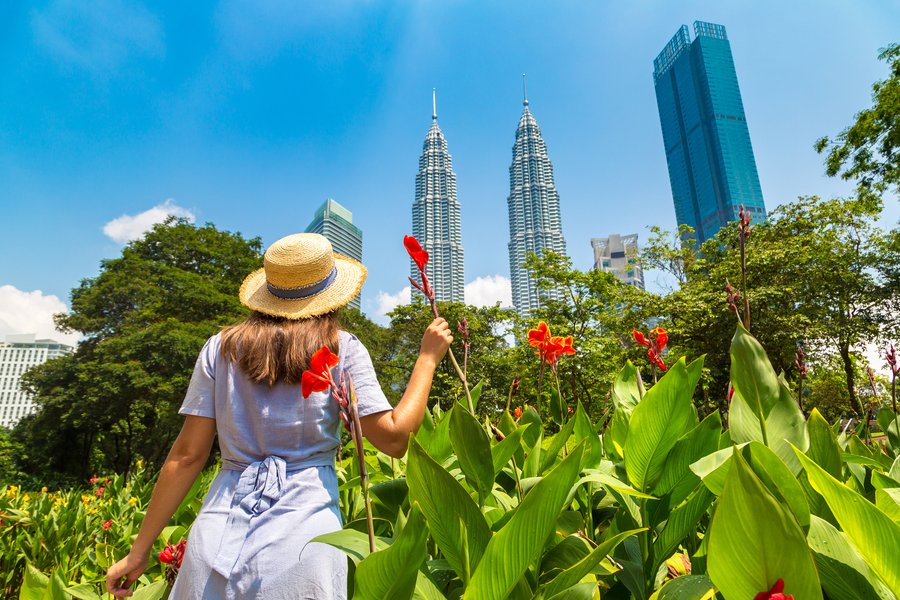Professional photoshoot at Petronas Twin Towers photo 3