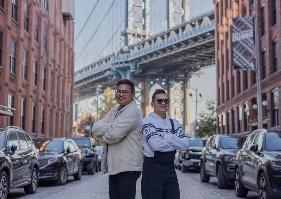 Professional photoshoot at Brooklyn Bridge photo 2